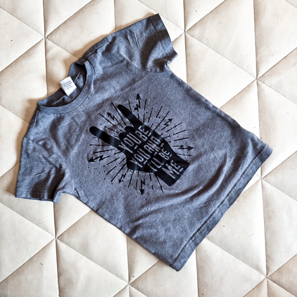 Kavio! • Graphic Tee
